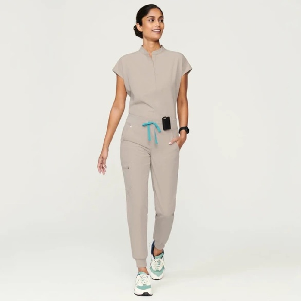 FIGS SCRUB SET IN BOULDER.